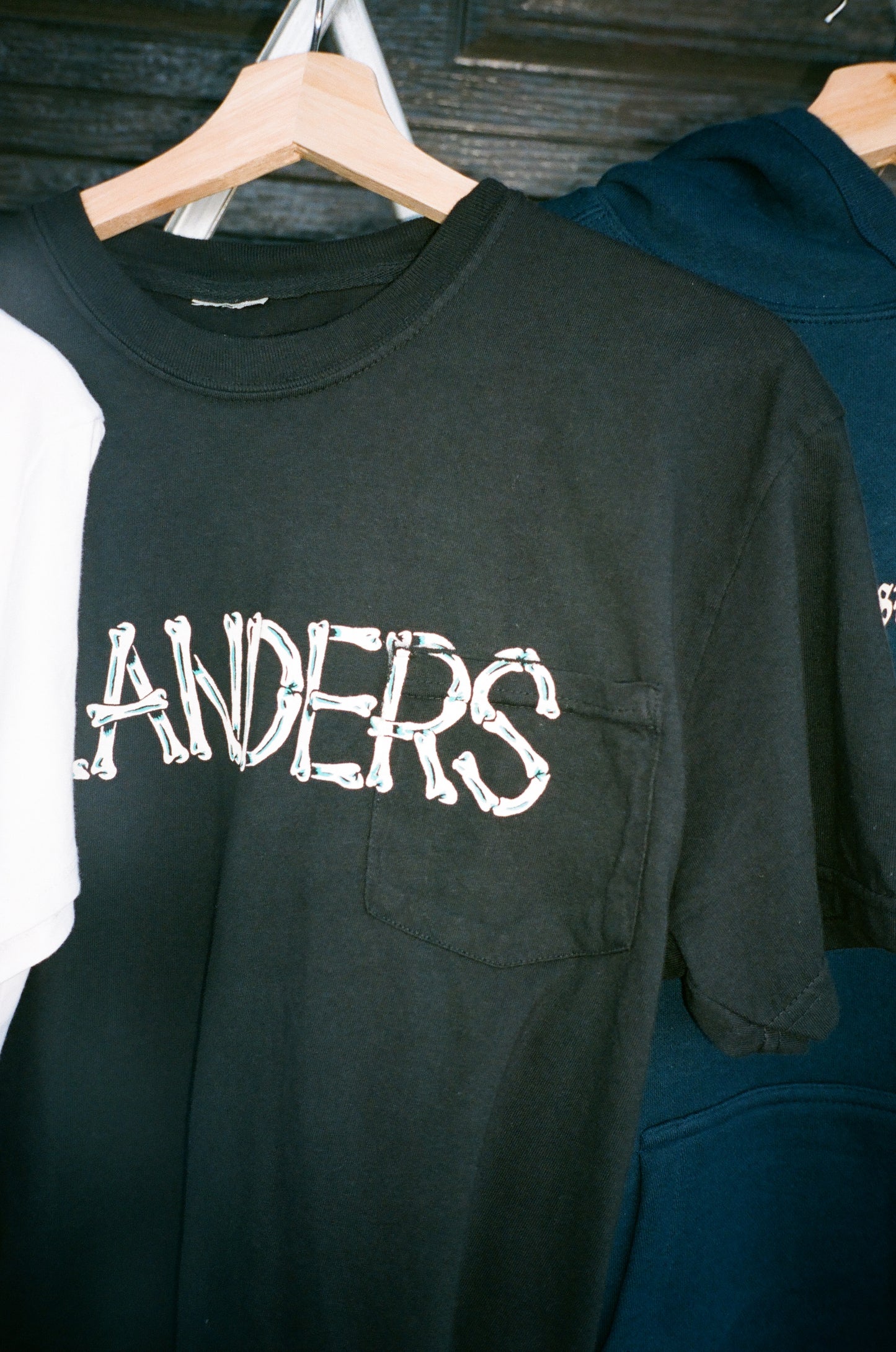 BONES POCKET TEE